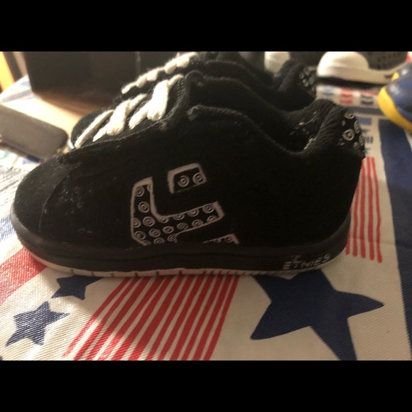 Toddler sz 5 Etnie shoes - Picture 3 of 5